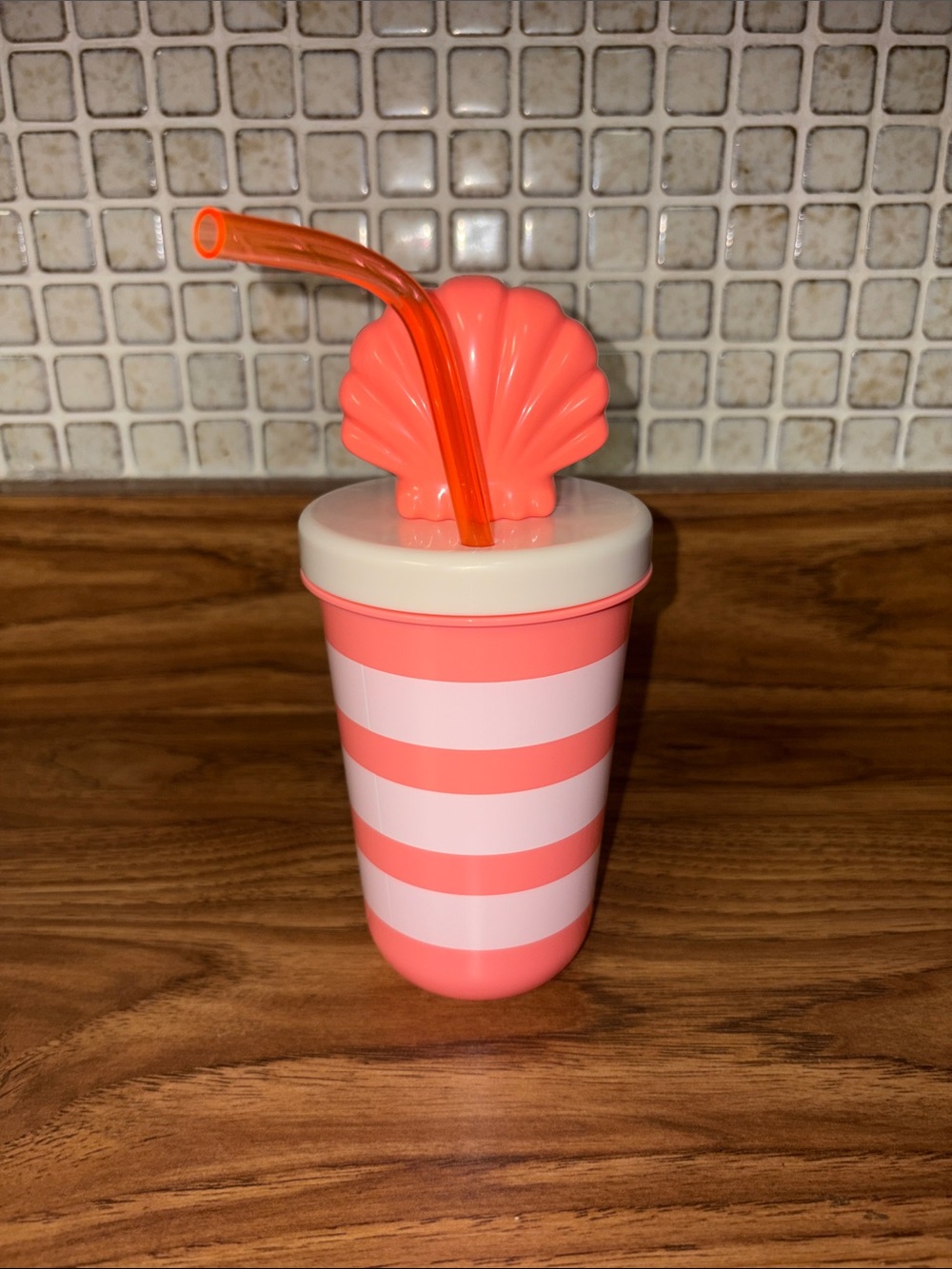 5/$10 Striped Pink Shell Tumbler Cup with Straw -